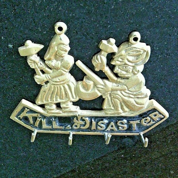 Key Holder Wall Plate 4 Hooks Indian Brass Fighting Figures Warriors Mounted Fix - Picture 7 of 16